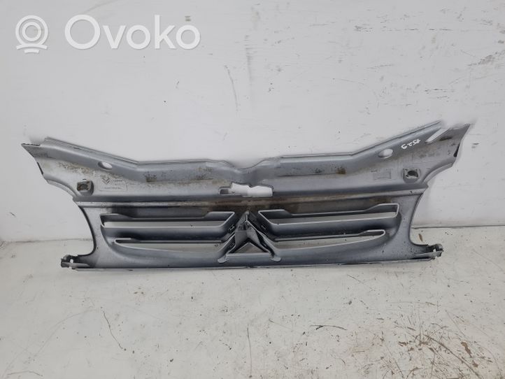 Citroen Berlingo Grotelės viršutinės 9635603977