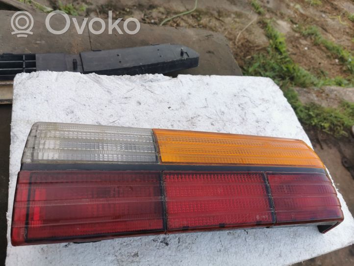 Audi 80 90 B2 Takavalot 811945222