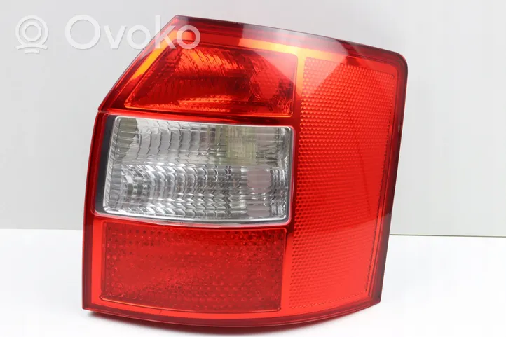 Audi A4 S4 B6 8E 8H Lampa tylna 8E9945096