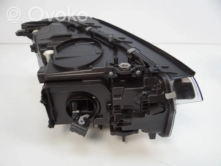 BMW X3 G01 Lampa przednia 8739647