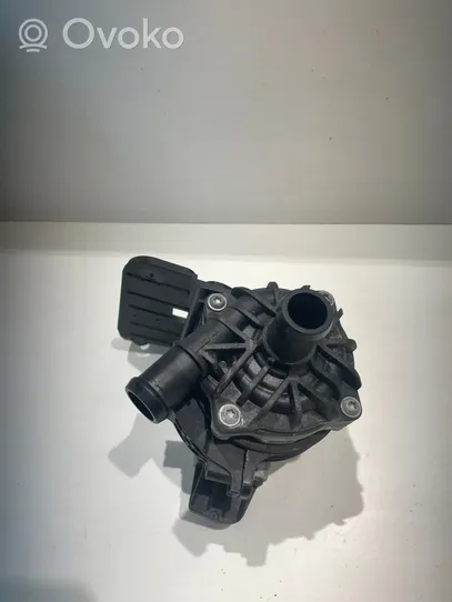 Audi Q7 4M Water pump 4M0965567B