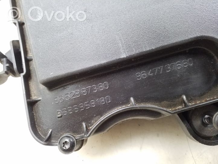 Citroen C3 Oro filtro dėžė 9652987380