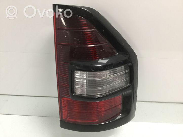 Mitsubishi Pajero Sport I Luci posteriori R1726L