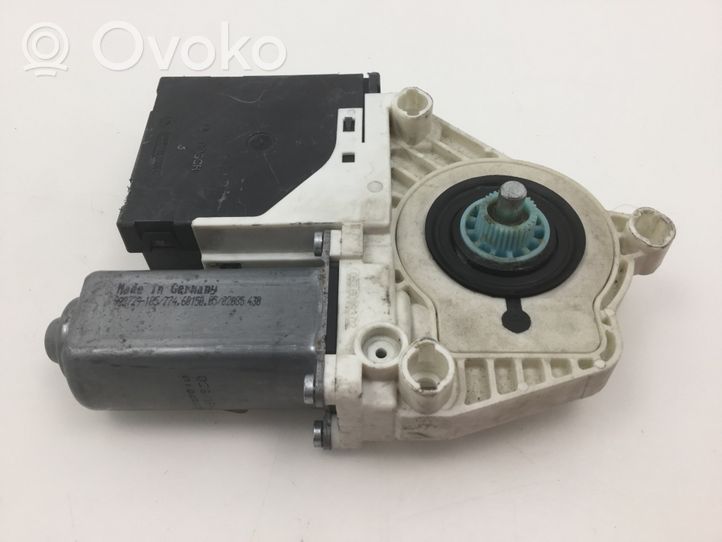 Volkswagen PASSAT B6 Front door window regulator motor 1K0959702K