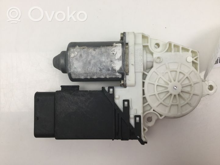 Volkswagen Bora Moteur de lève-vitre de porte avant 1C2959801A