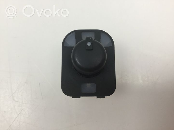 Audi A4 S4 B7 8E 8H Wing mirror switch 8E0959565A