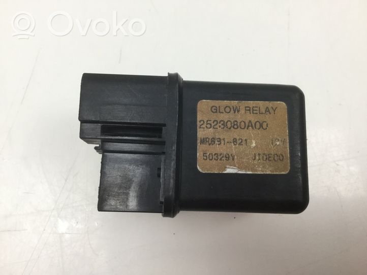 Nissan Pathfinder R51 Glow plug pre-heat relay 2523080A00