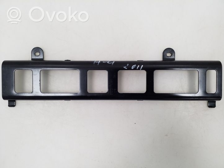 Audi A4 S4 B8 8K Staffa/supporto di montaggio del filtro carburante 8K0201710A