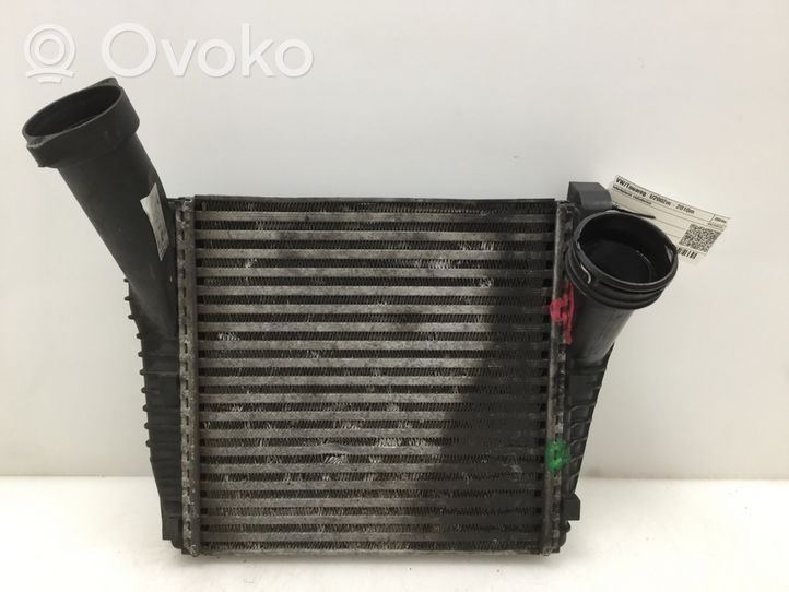 Volkswagen Touareg I Chłodnica powietrza doładowującego / Intercooler 