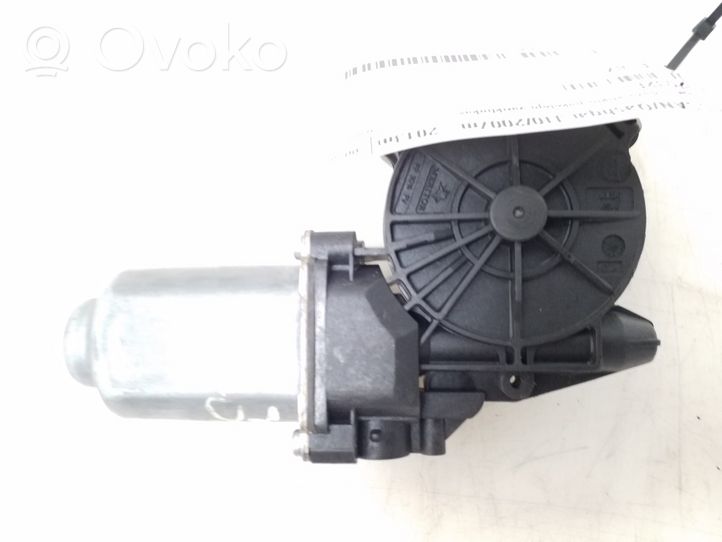 Nissan Qashqai Silniczek podnośnika szyby drzwi 402032E