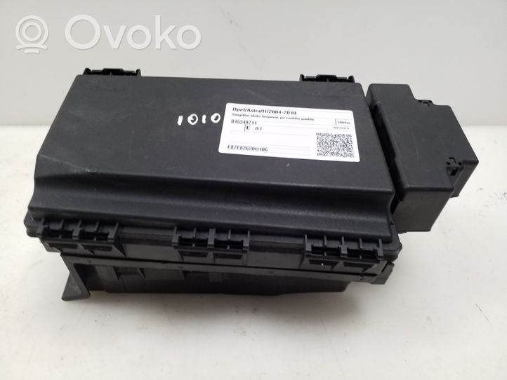 Opel Astra H Set scatola dei fusibili 015349211