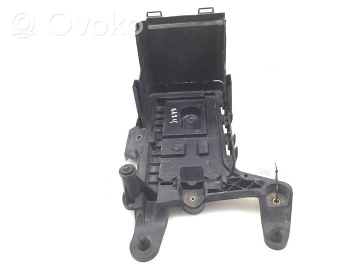 Volkswagen PASSAT B6 Battery bracket 1K0916333C