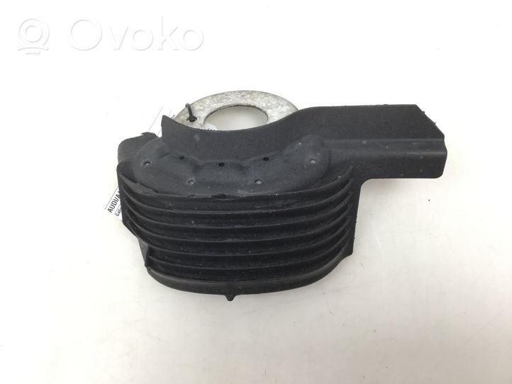 Audi A4 S4 B8 8K Supporto per montante superiore anteriore 8K0511540E