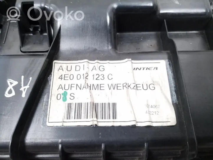 Audi A8 S8 D3 4E Kit d’outils 4E0012123C