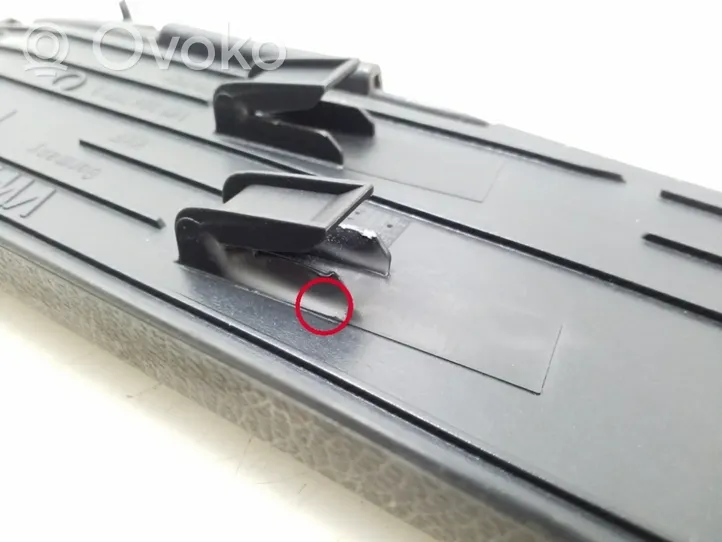 Volkswagen Tiguan Other sill/pillar trim element 1K1864777B