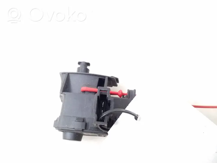 Audi A4 S4 B8 8K Serratura del tappo del serbatoio del carburante 8K0862153D