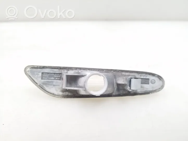 BMW 1 E82 E88 Front fender indicator light 7165742