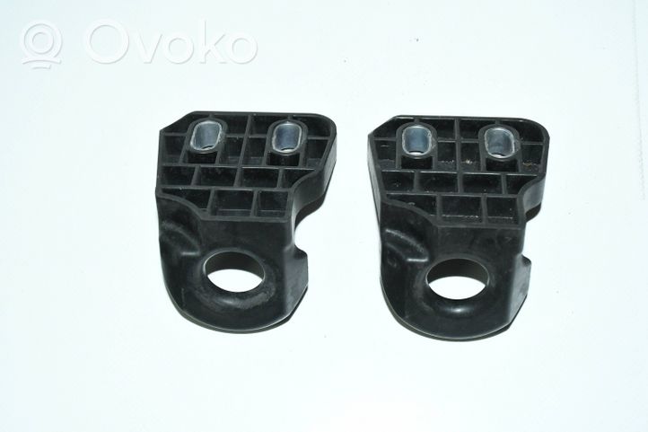 Renault Megane IV Soporte de montaje del radiador 215149933R