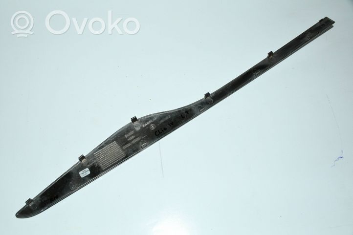 Renault Clio IV Takaoven lista (muoto) 604224