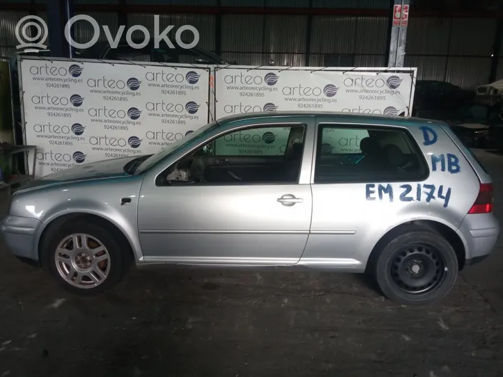 Volkswagen Golf V Fotele / Kanapa / Komplet 