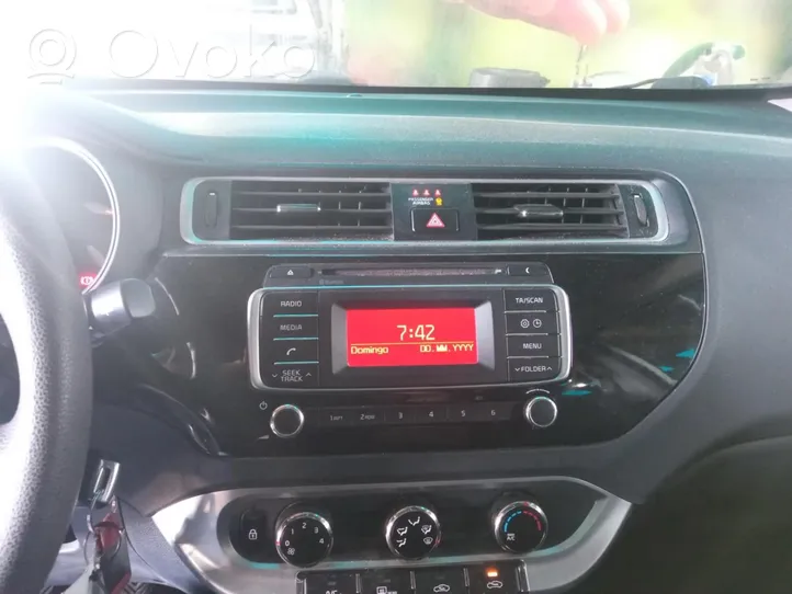 KIA Rio Panel / Radioodtwarzacz CD/DVD/GPS 