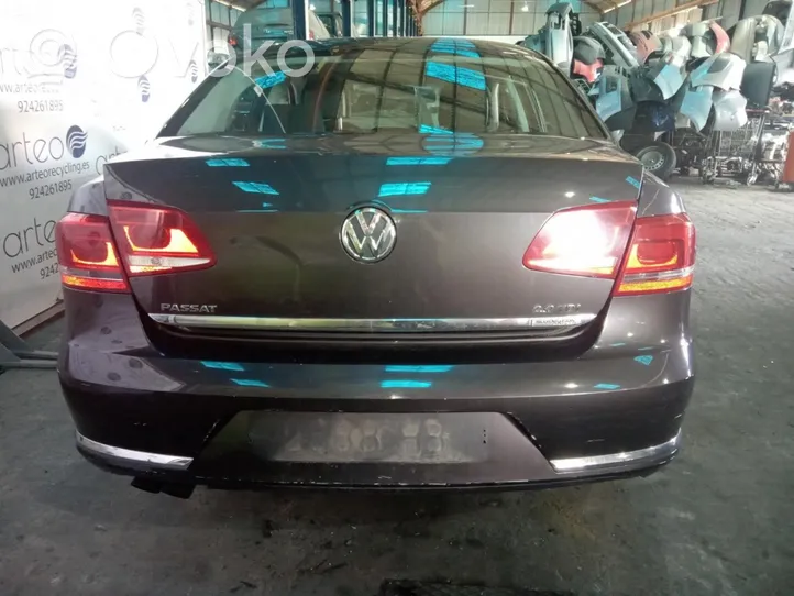 Volkswagen PASSAT Galinis žibintas kėbule 
