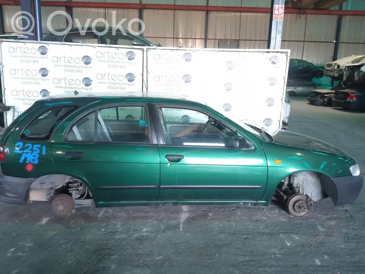 Nissan Almera Takalokasuojan muotolista 