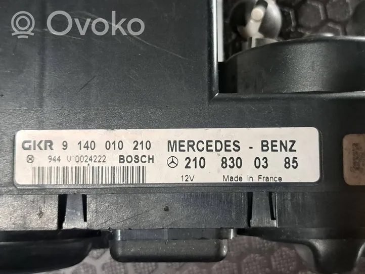 Mercedes-Benz E W210 Ilmastoinnin ohjainlaite 2108300385