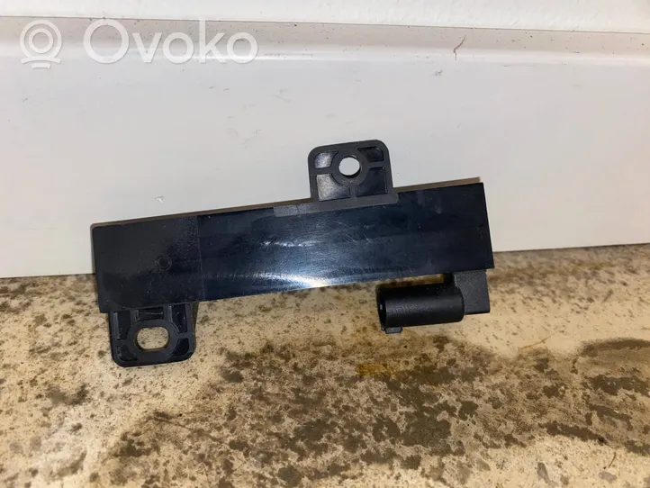 Jeep Cherokee Antennenverstärker Signalverstärker P56046957AA