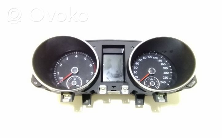 Volkswagen Golf VI Speedometer (instrument cluster) 5K0920872