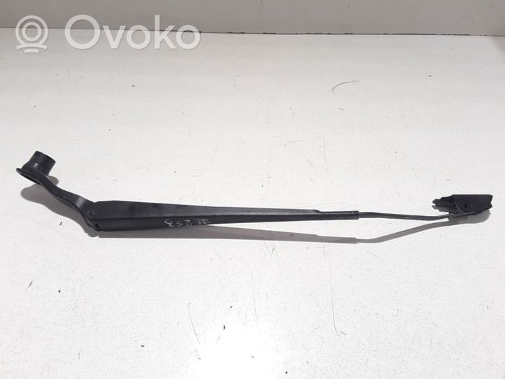 Chrysler 300M Front wiper blade arm 