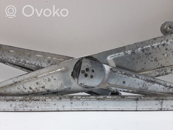 Toyota Corolla Verso E121 Etuoven ikkunan nostomoottori 8571052110