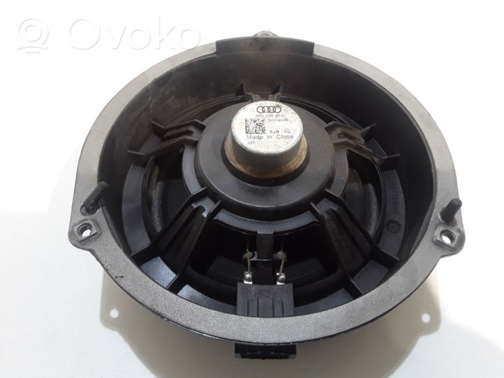 Audi Q3 8U Garsiakalbis (-iai) galinėse duryse 8R0035411