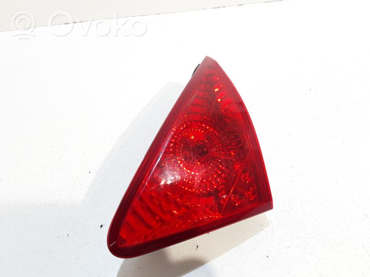 Peugeot 3008 I Lampy tylnej klapy bagażnika 8683460980