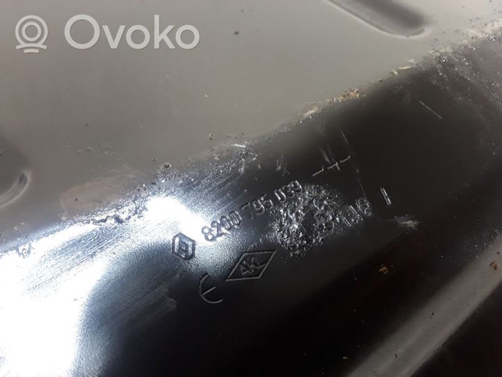 Nissan Qashqai Öljypohja 8200795039