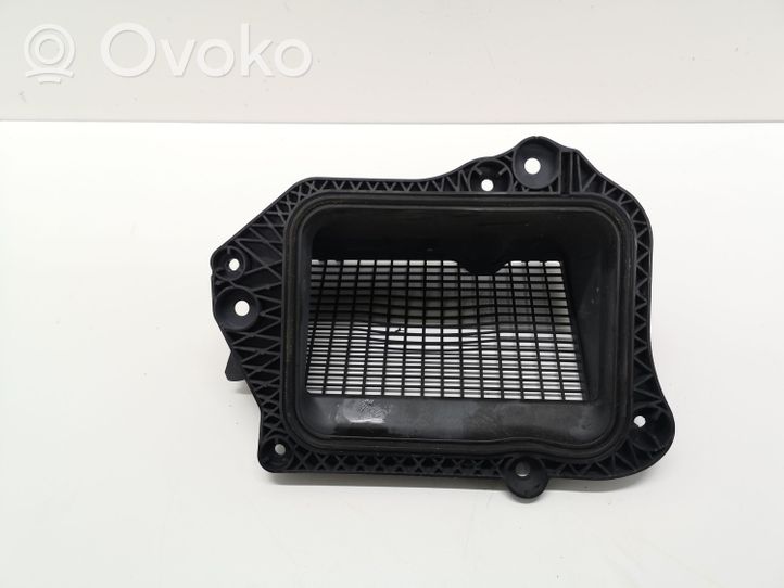 Audi A4 S4 B9 Salono oro mazgo plastikinis korpusas 8W2819904A