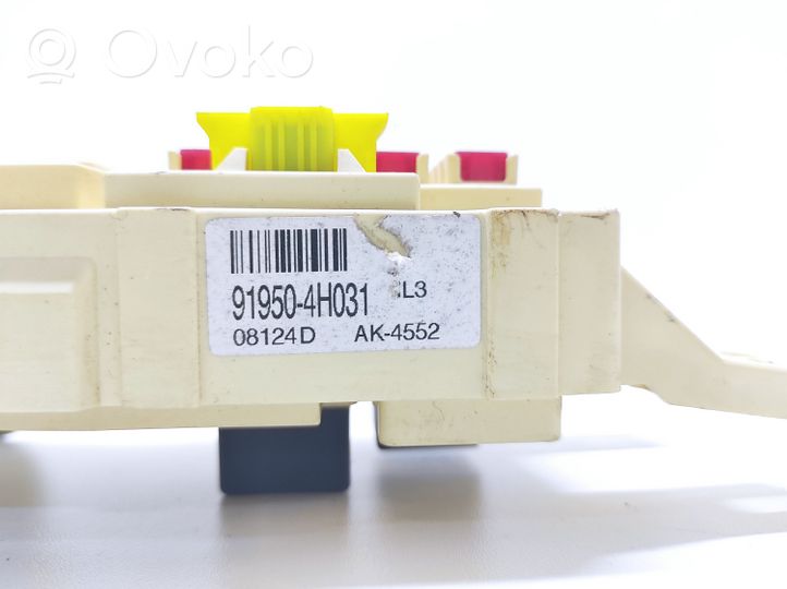 Hyundai H-1, Starex, Satellite Module de fusibles 919504H031