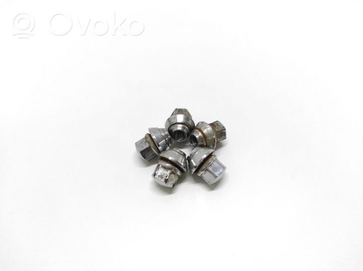 Ford Focus Nuts/bolts 