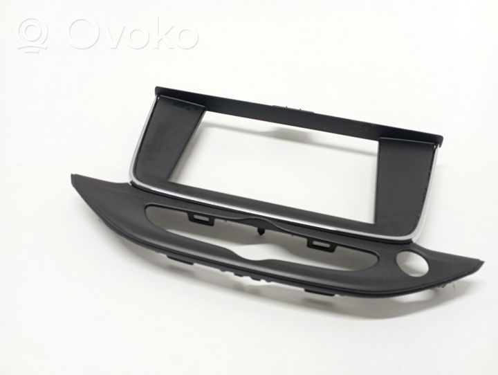 Opel Astra K Radio/GPS head unit trim 39009825