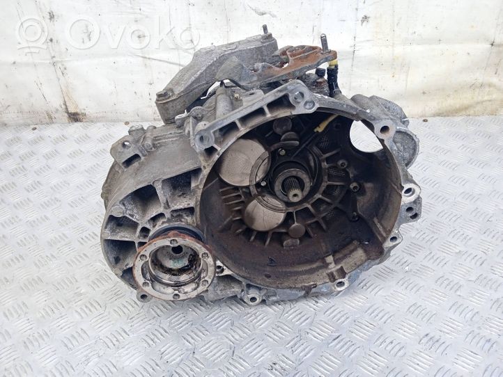 Volkswagen PASSAT B7 Manual 6 speed gearbox 020301103