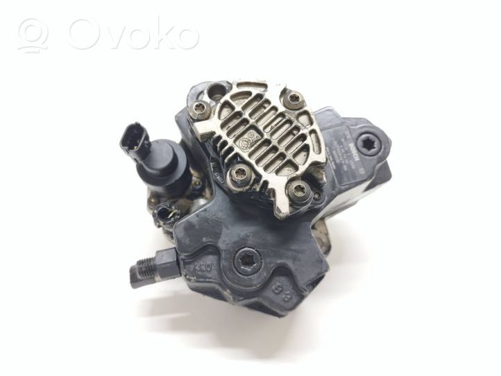 Volvo S80 Fuel injection high pressure pump 8689590