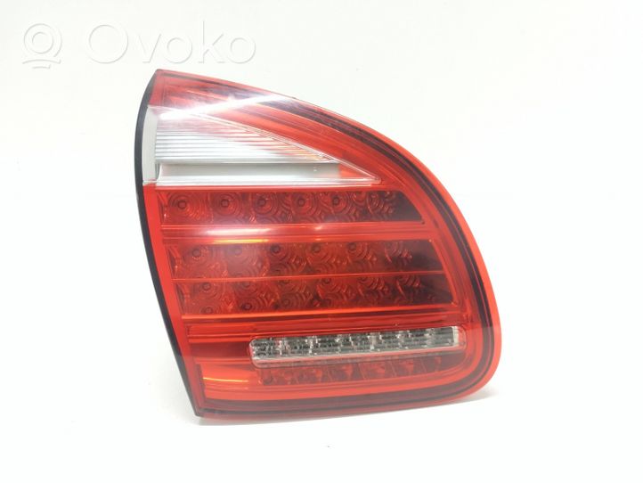 Porsche Cayenne (92A) Lampy tylnej klapy bagażnika 7P5945093K