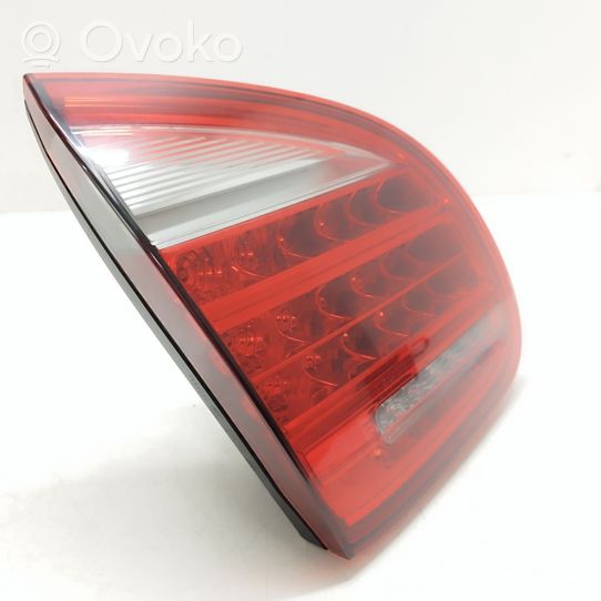 Porsche Cayenne (92A) Lampy tylnej klapy bagażnika 7P5945093K