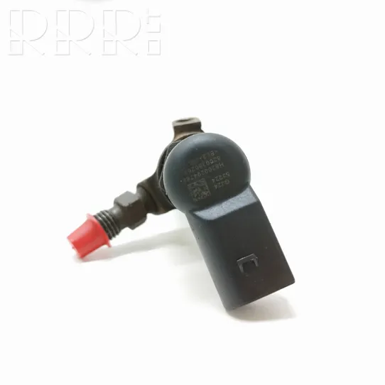 Nissan Qashqai+2 Injecteur de carburant 8200380253