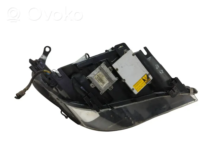 BMW 5 E60 E61 Lampa przednia 15876100