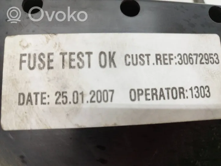 Volvo V50 Ramka / Moduł bezpieczników 30672953