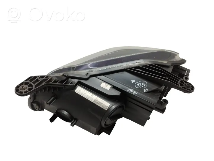 Mercedes-Benz SLK R172 Lampa przednia A1728204661