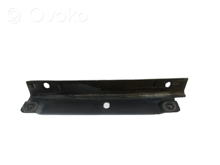 Mercedes-Benz SLK R172 Soporte de montaje del guardabarros A1728800714