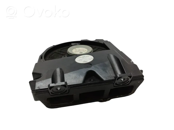 BMW 7 E65 E66 Subwoofer-bassokaiutin 6915158