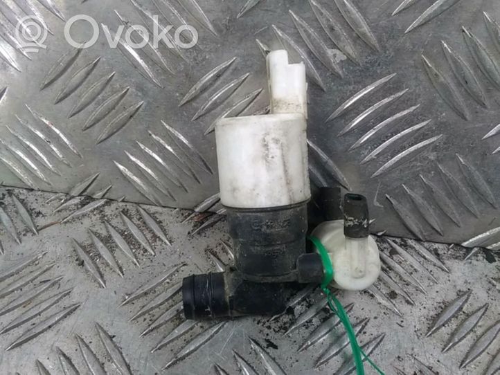 Citroen C4 II Tuulilasi tuulilasinpesimen pumppu 643492